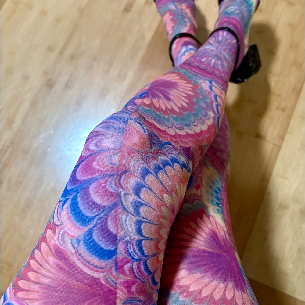 Colorful Patterned Leggings Set - Picture 6 of 9